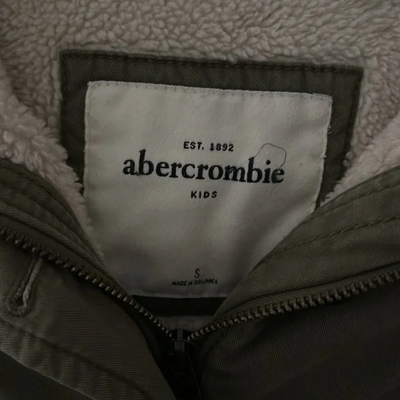 Abercrombie kids size S jacket - Picture 3 of 9